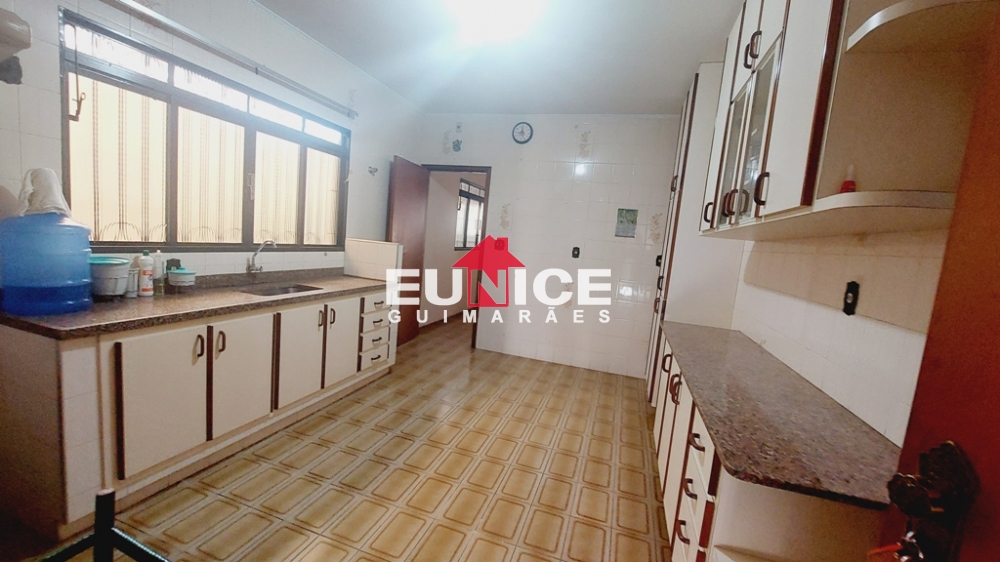 Casa á Venda Rua Peru próxima do Cristo! R$ 450mil