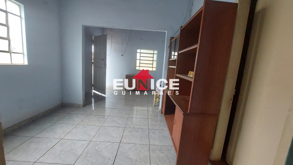 NEGÓCIO DE OCASIÃO! Terreno á 50 metros av. Pompeu Toledo. R$ 240mil