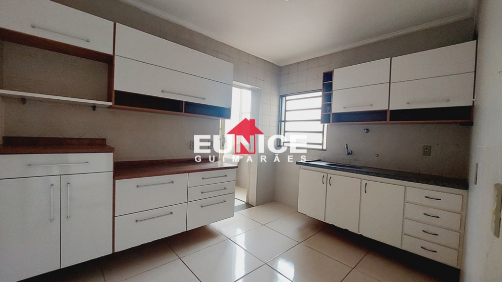 Apartamento á venda alto Saudade com 88 m². R$ 290mil