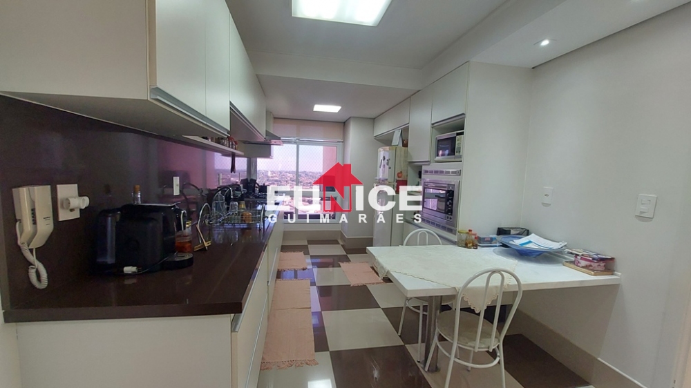 Duplex com 4 dormitórios e 4 garagem. R$ 1.100.000,00