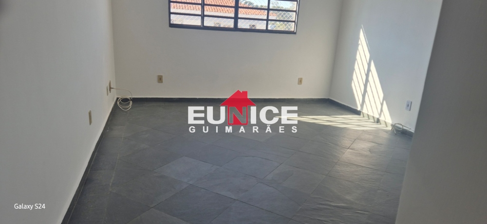 Apartamento locação Condomínio Europa.