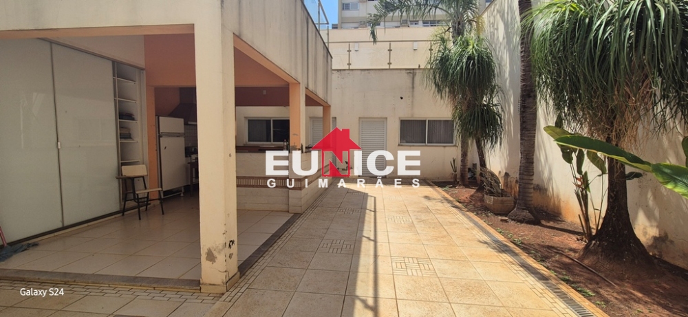 SOBRADO Á VENDA OTIMA LOCALIZAÇÃO RUA BANDEIRANTES. r$ 1.400.000,00